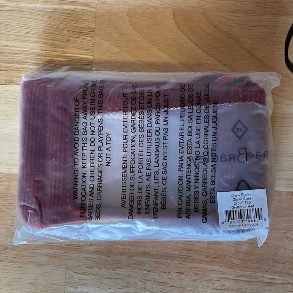 Vera Bradley Zip ID Harry Potter Gryffindor Corduroy (first collection)
